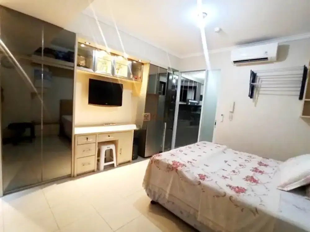 Unit Langka Sewa Studio Furnished Bagus di Royal Mediterania Garden Residence Akses Langsung ke Mall Central Park, Neo Soho, APL Tower & Taman Anggrek