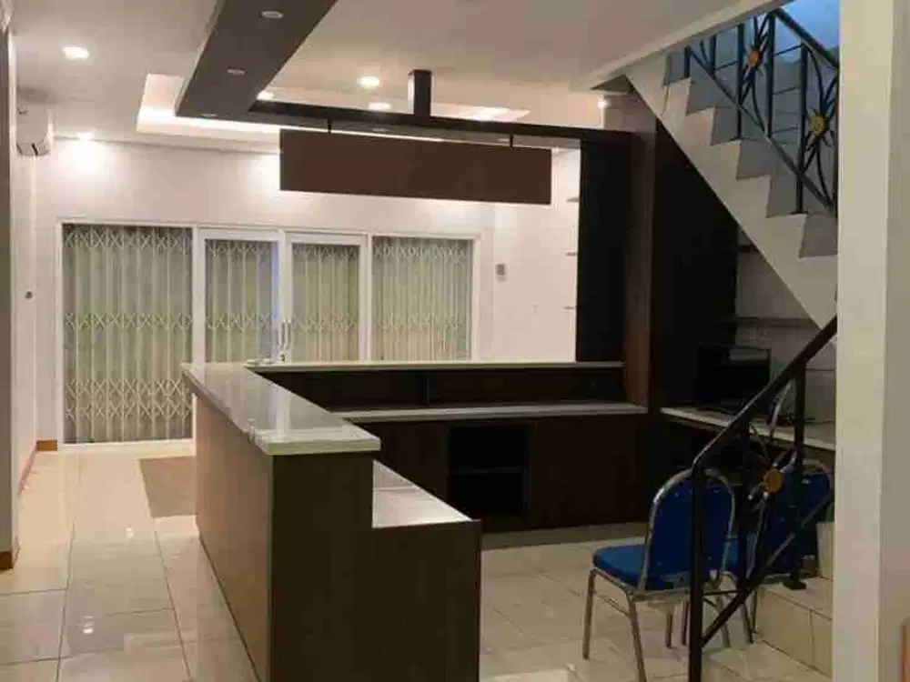 Disewa Ruko strategis di Harapan Indah 1 Bekasi