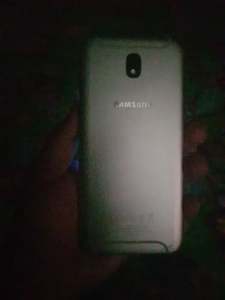 Samsung J7 pro minus