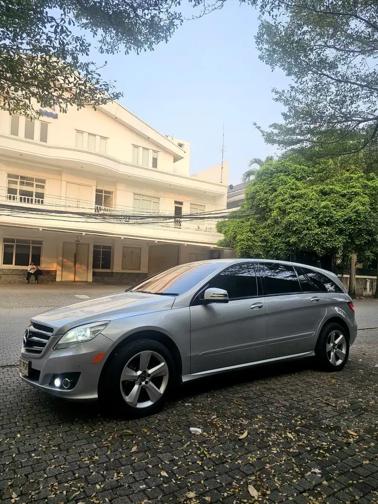 Mercedes-Benz R300L 2011 Bensin