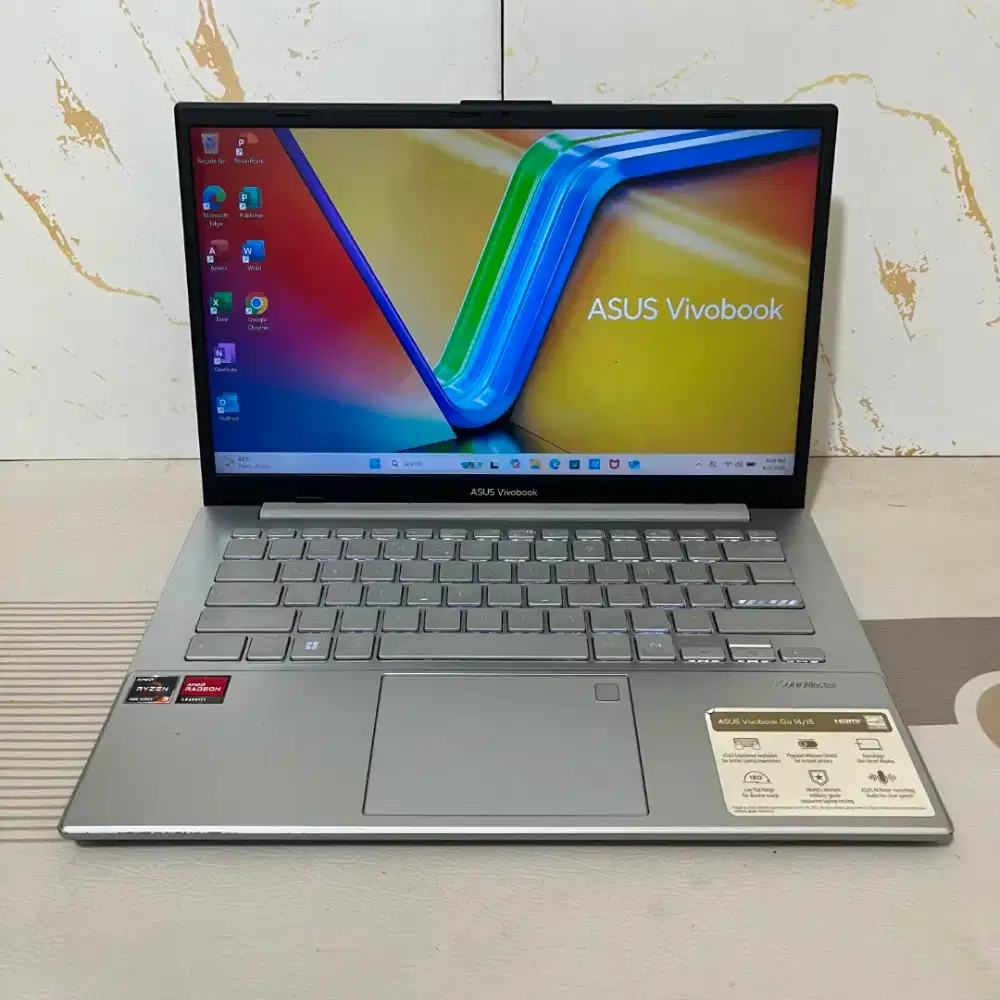 Laptop Asus Vivobook Go 14 (2024).