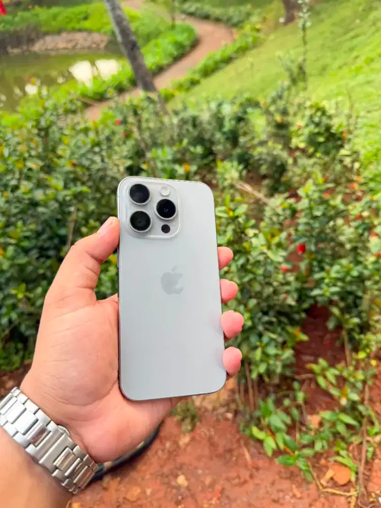 iPhone 15 pro 256 (interallop)