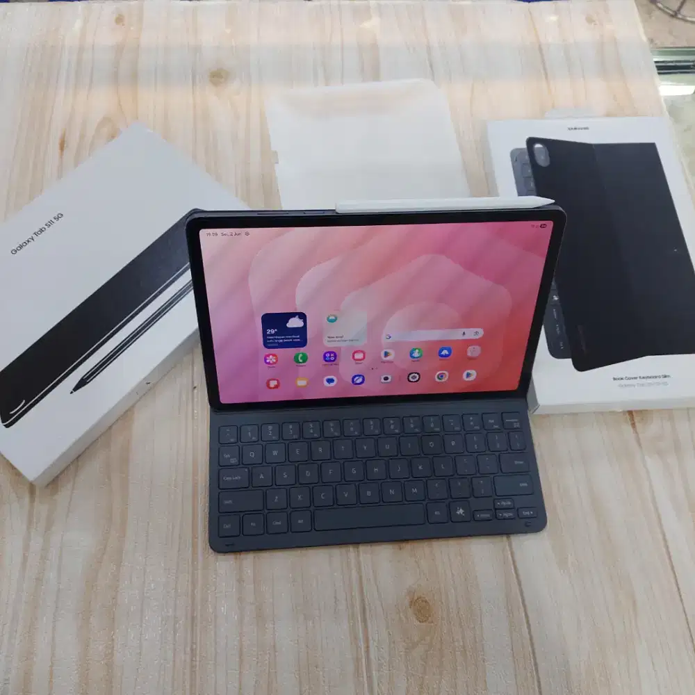 Samsung Tab S11 5G 12/256 Gb + Keyboard Second Resmi