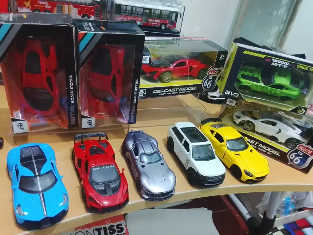 Diecast mobil sport skala 1.43