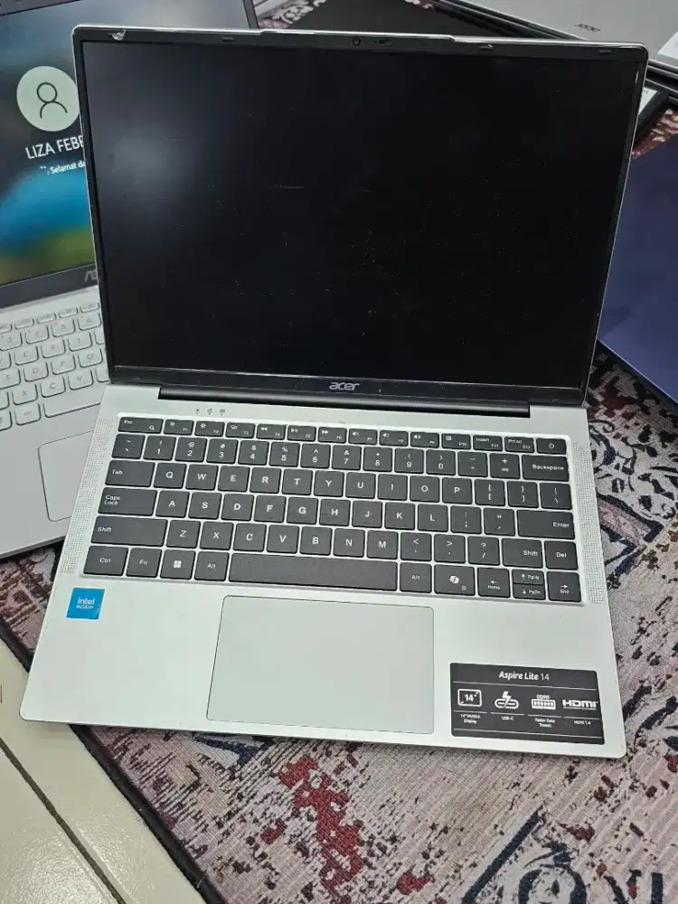 Dicari Laptop Yang Masih Mulus utamakan ada dus siap beli harga tinggi