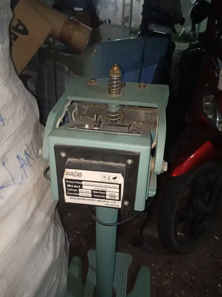 mesin pres plastik/mesin heanting pedal impluse seler