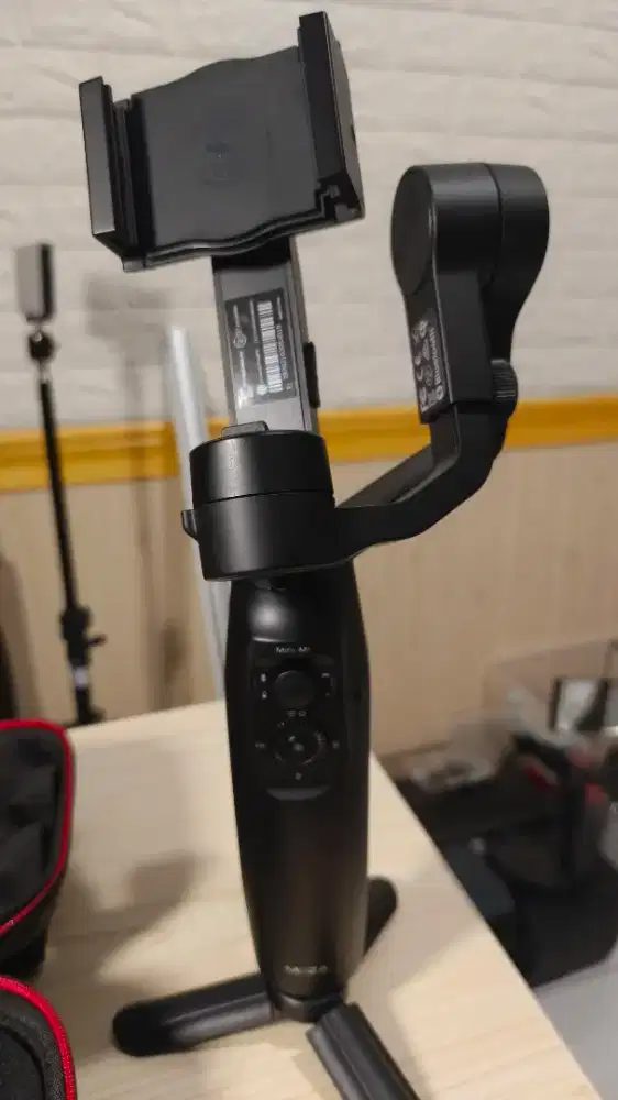 smartphone gimbal stabilizer moza