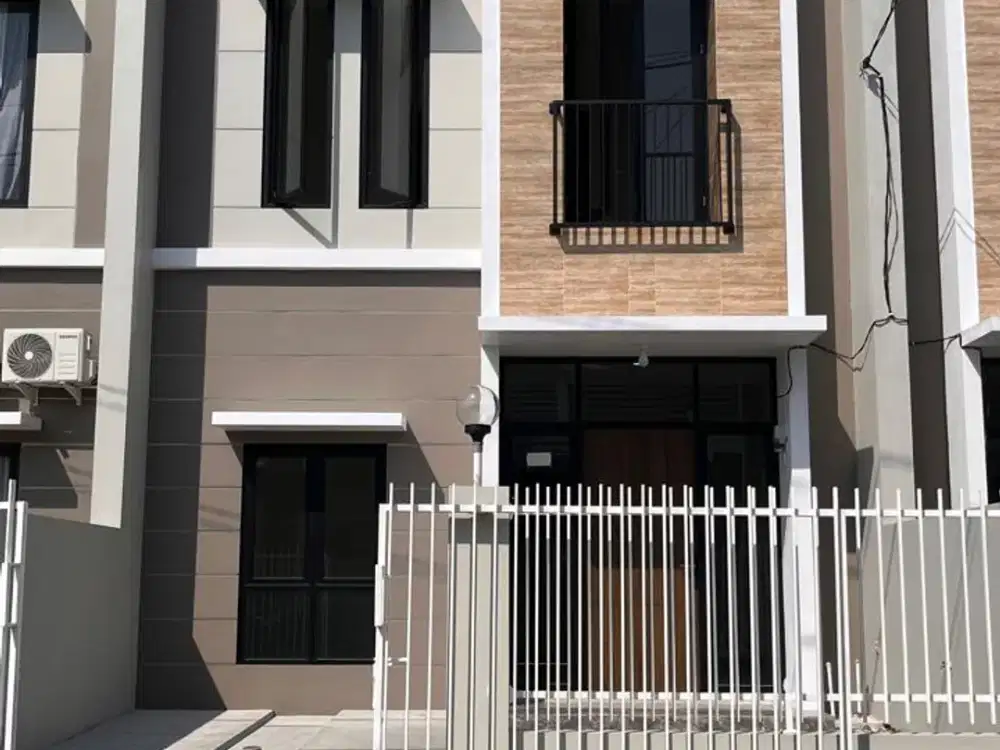 DIJUAL RUMAH 2 LANTAI NOL DP FASILITAS LENGKAP DEKAT MERR 700 JT AN