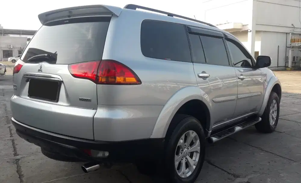 Mitsubishi Pajero DAKAR VGT 2.5 AT Diesel 2011/2012 UM 29.9 jt