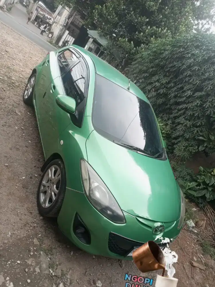 Dijual mobil Mazda 2 HB S matic 2012