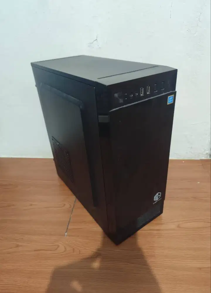 PC Desktop (Pentium Gold G5400 | UHD 610 | SSD 256GB | 8GB DDR4)