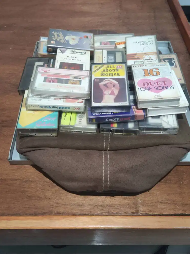 Borongan kaset pita musik lagu barat/asia campur Preloved