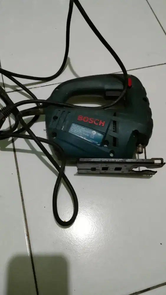 Gergaji Listrik Jigsaw Bosch GST 65