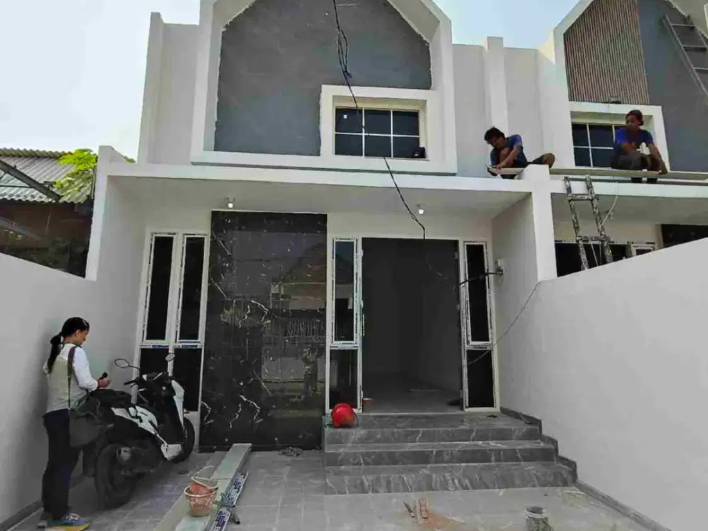 Rumah Baru Di Surabaya Timur di jual di Kawasan Area Raya Pandugo Rungkut Dekat Raya Merr, Ukuran 5X20 M² (Gede) harga nya Ekonomis di Harga 800Jt an