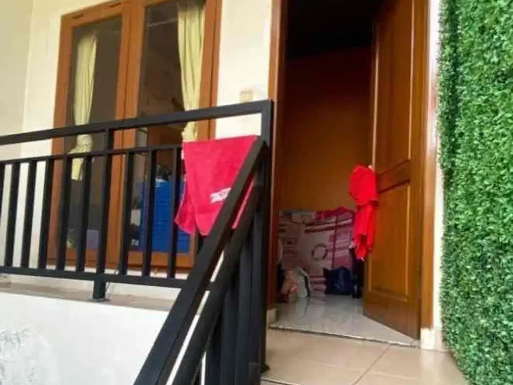 Dijual Rumah Murah Di Taman Asri, Jatinegara, Jakarta Timur 260m, 2 lantai, pinggir jalan boulevard