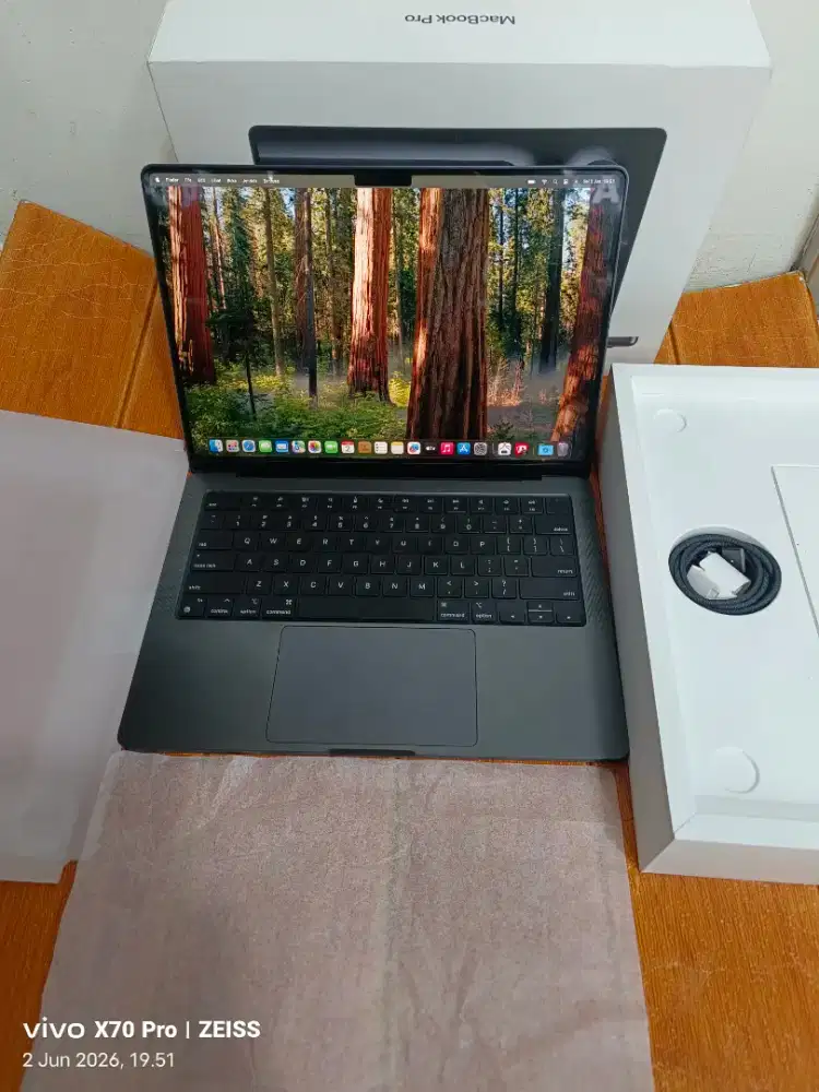 Macbook Pro M4 16/1TB 14inc garansi inter juni 2027