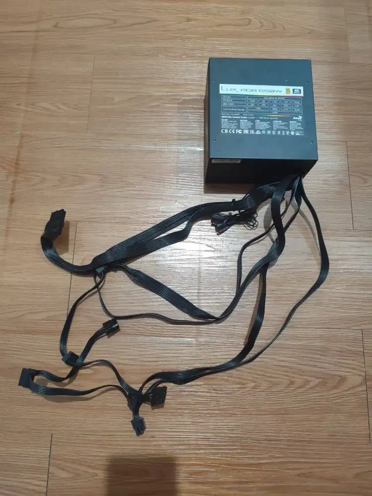 Aerocool LUX RGB 550W 80 PLUS Bronze Gaming PSU Flat Cable