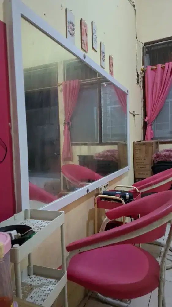 Kaca salon ukuran 1,5 m × 1m
