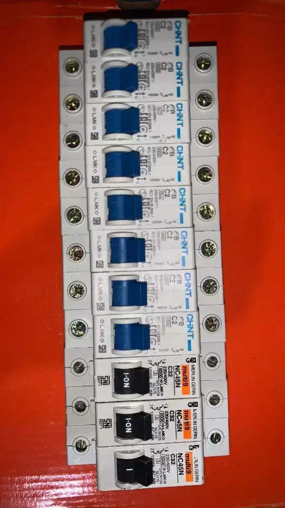 Mcb 1phase chint 2a 8pcs baru & merlin gerin 3pcs 32a seken