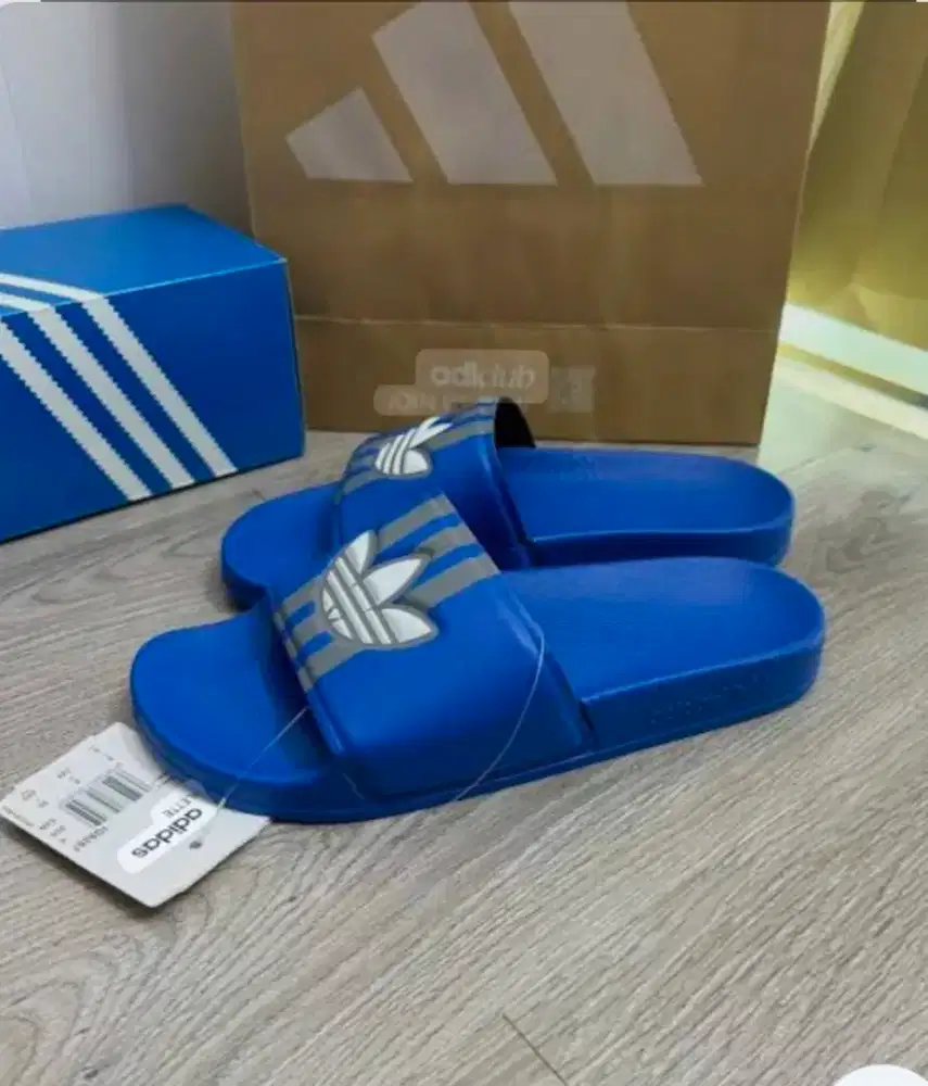 Sendal Adidas adilete italy
