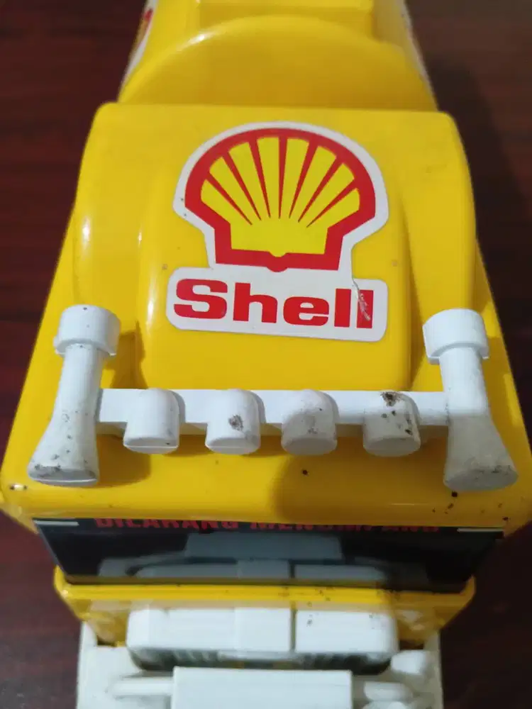 Mainan mobilan truck tangki shell