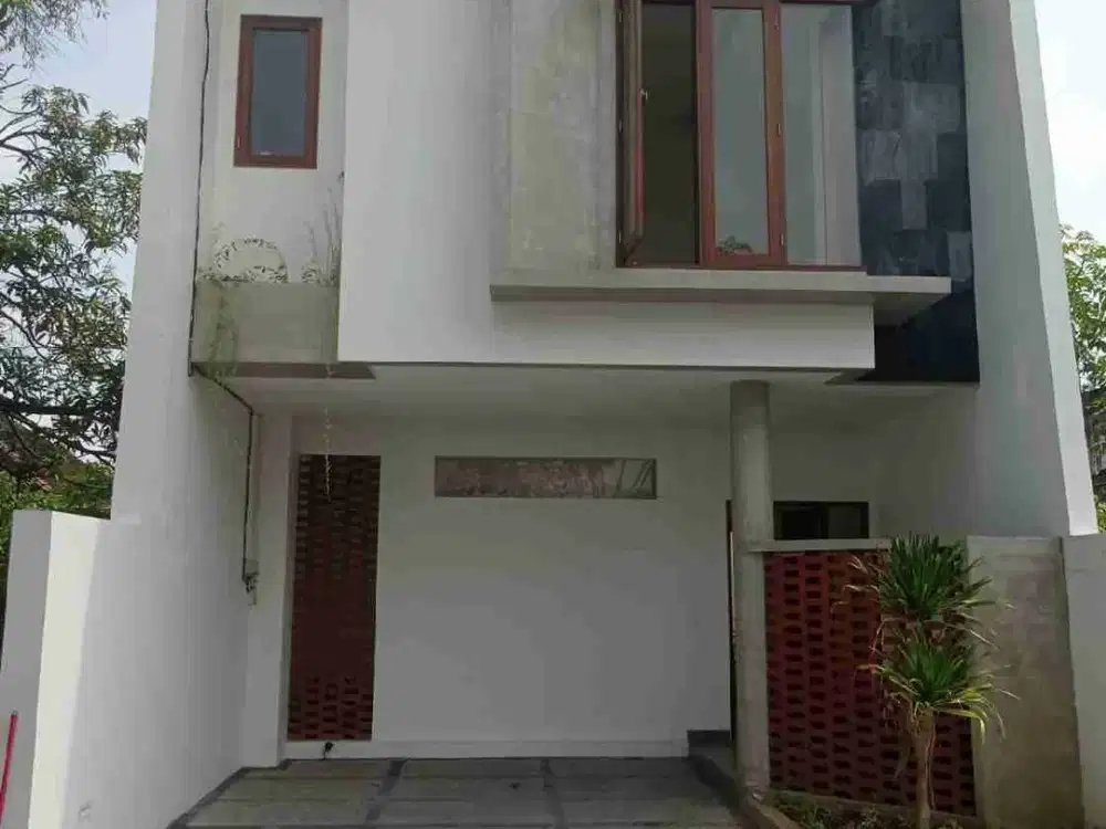 RUMAH BARU 3KT DI UBUNG KAJA. JL COKROAMINOTO - Denpasar
