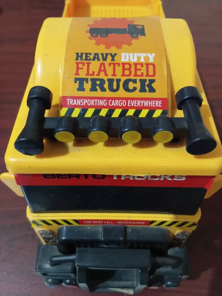Mainan mobilan dump truck