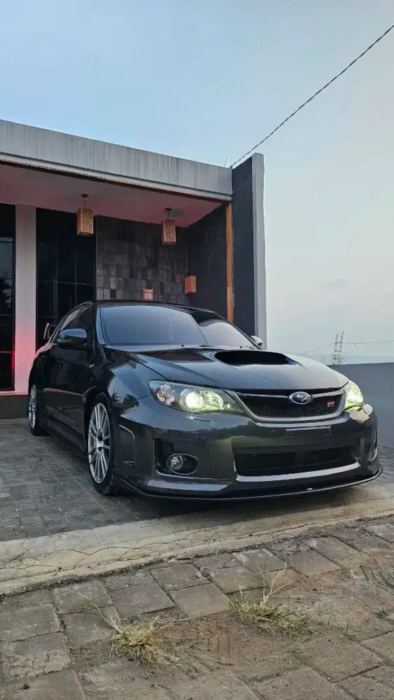 Subaru WRX STI uk spec rare MT 2011