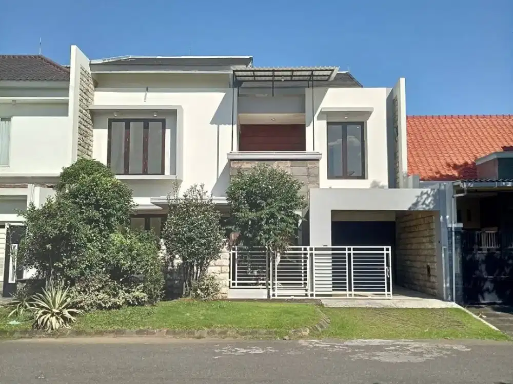 Dijual RUMAH MEWAH STRATEGIS, TERLETAK DI JALAN UTAMA DI PURI SURYA JAYA GEDANGAN SIDOARJO