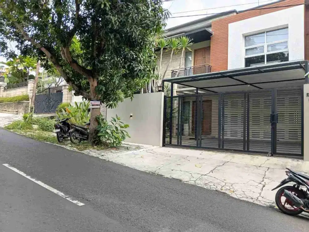 Rumah Mewah Minimalis Furnish di Semeru Raya Gajahmungkur Semarang