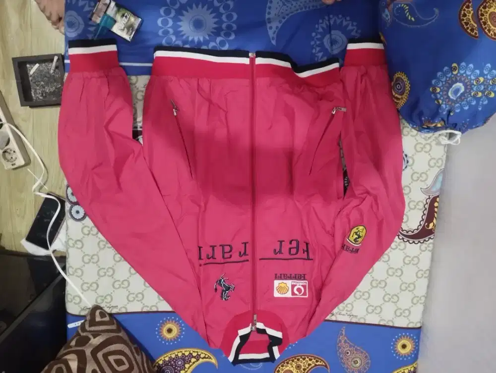 Jaket Ferrari Warna Merah