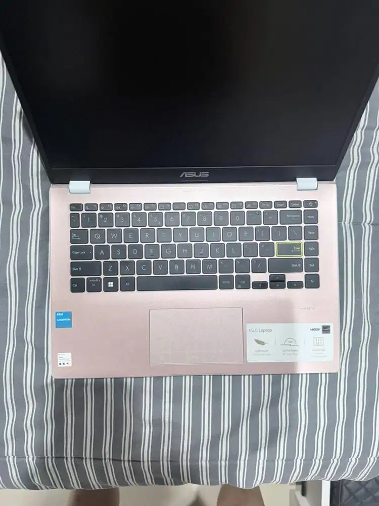 ASUS IVOBOOK 256