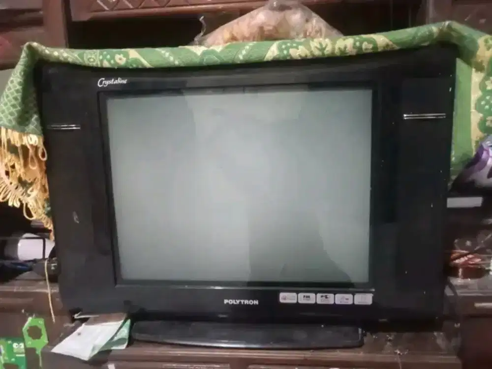Tv tabung 21in merek Polytron