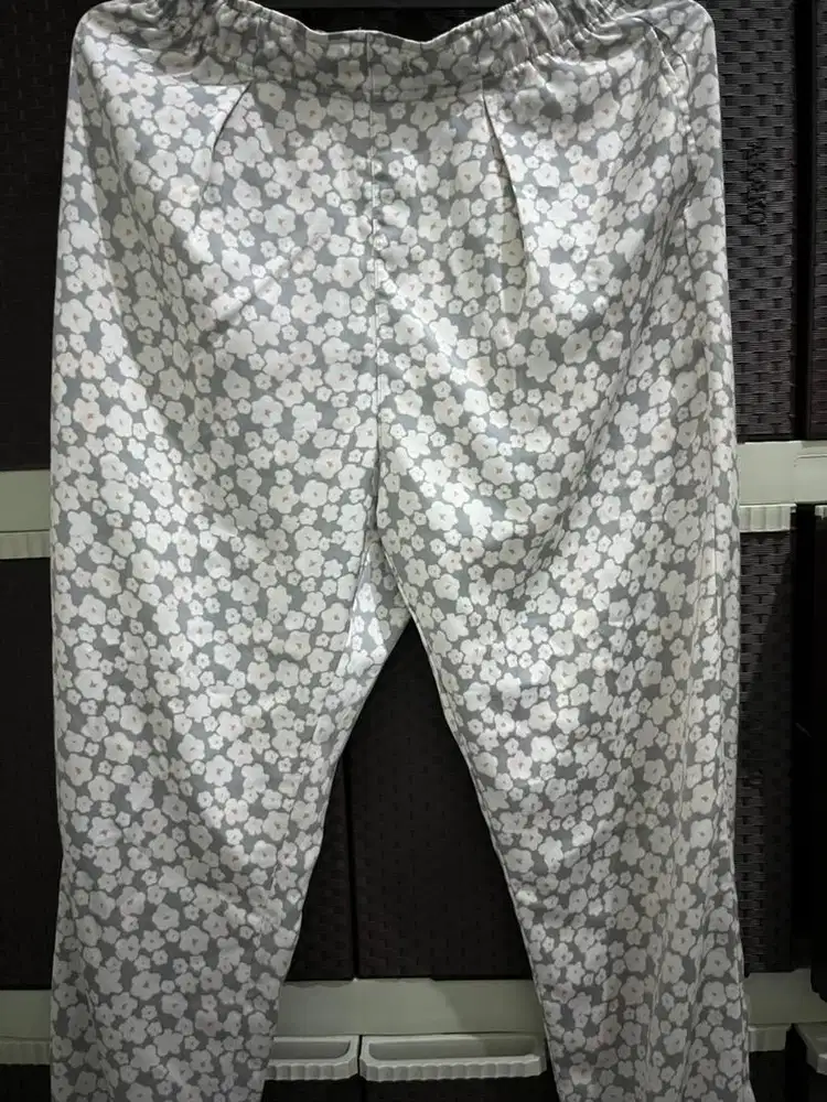 Uniqloo Joger Satin Drape Pants Bunga Wanita