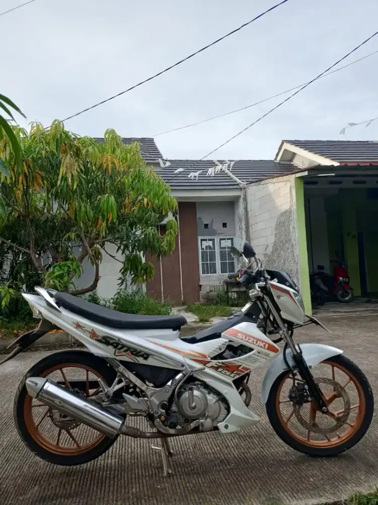 di jual cepat satria Fu white fighter limited edition 2015 SS Lengkap