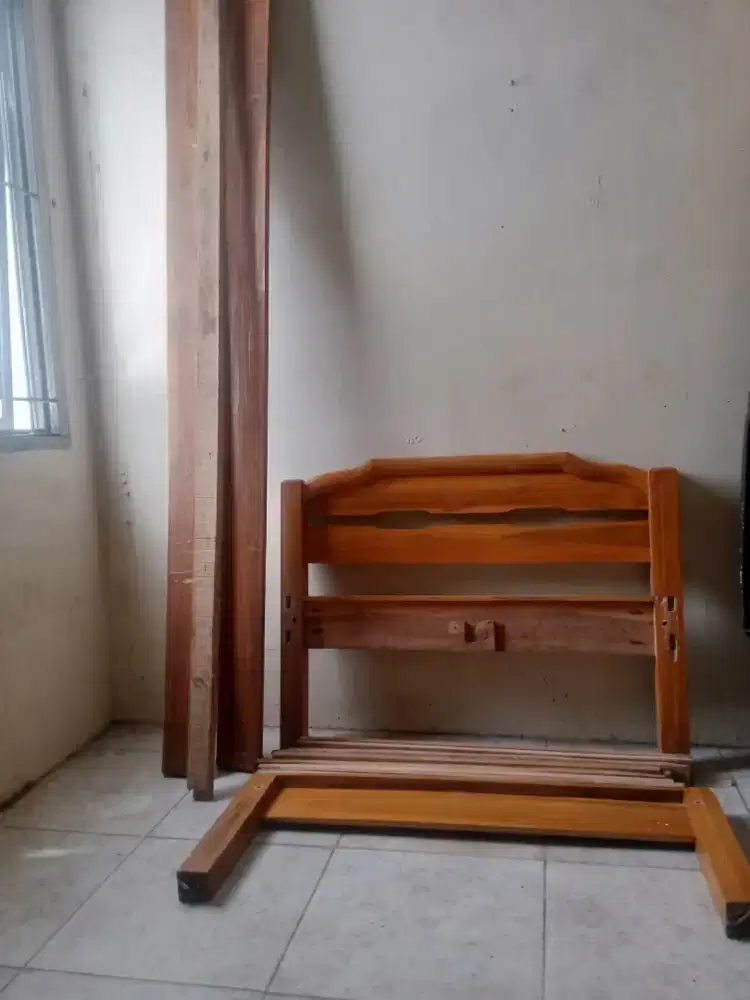 TEMPAT TIDUR KAYU 197 x 96 cm