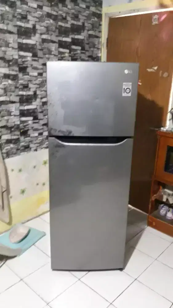kulkas LG inverter hemat listrik 2 pintu normal beku