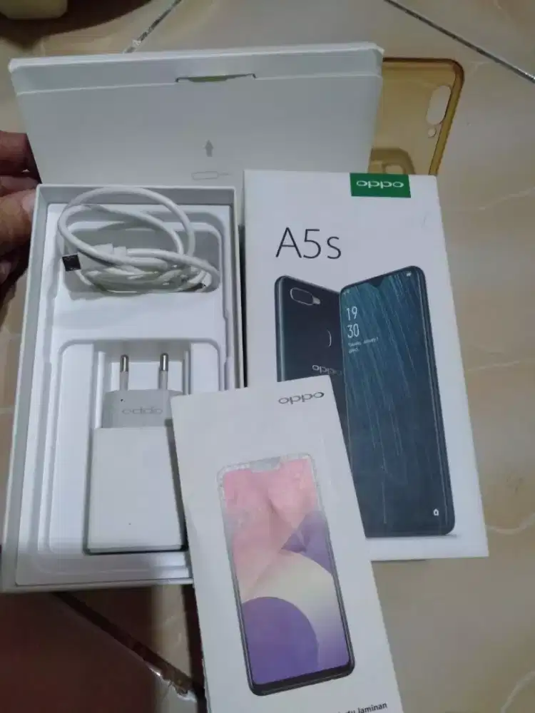Oppo A5s mulus, tidak ada minus dan lengkap(full set).