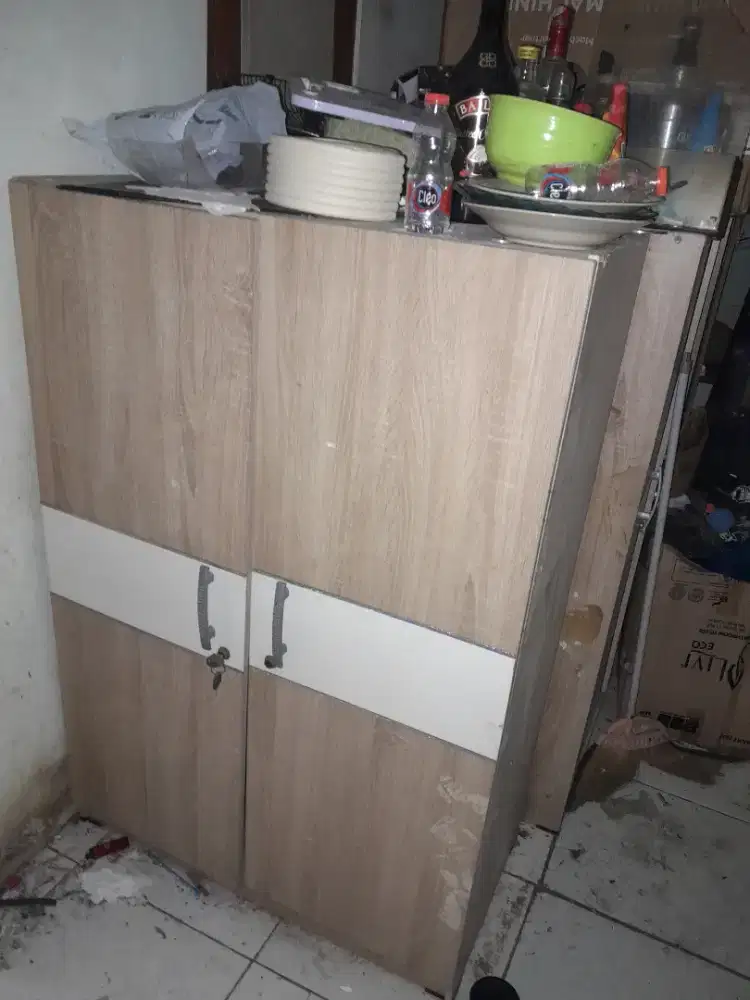 Jual cepet lemari pakaian