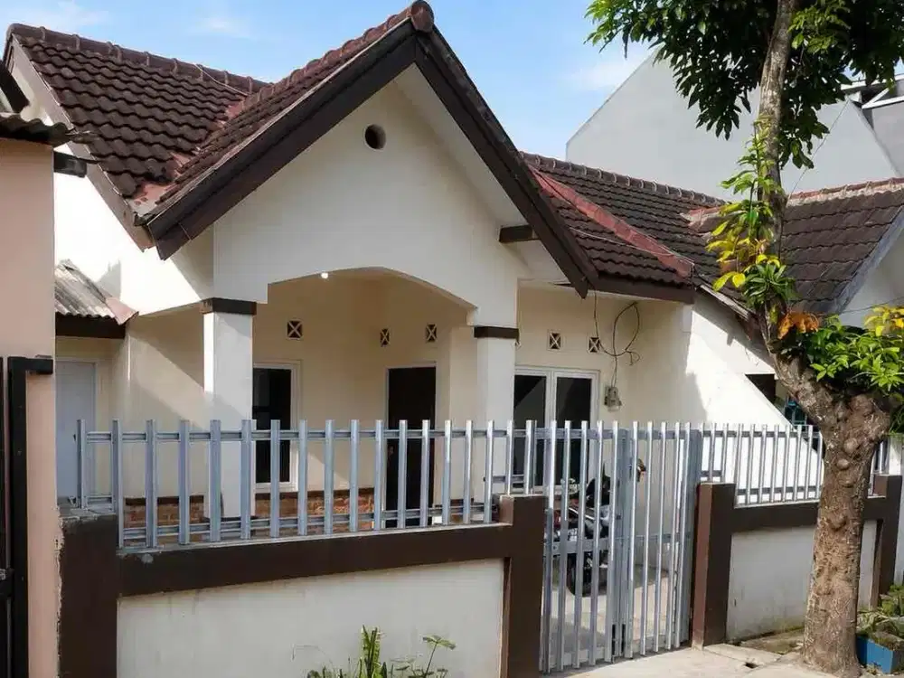 DIJUAL / DISEWAKAN – Rumah Strategis Dekat Tol & Bandara di Pakis, Malang