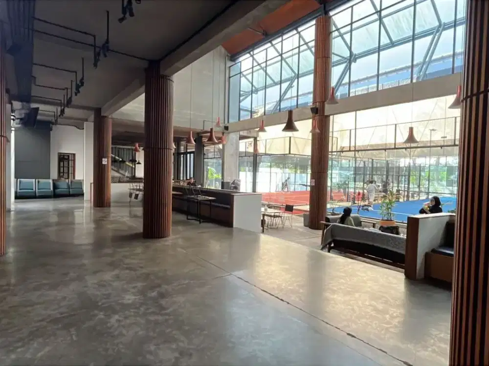 Ruang Usaha Dengan Padel Court di Sayap Ciumbuleuit Bandung
