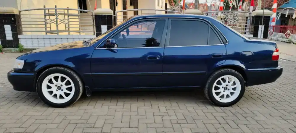 Corrolla new 1.8 th 2000