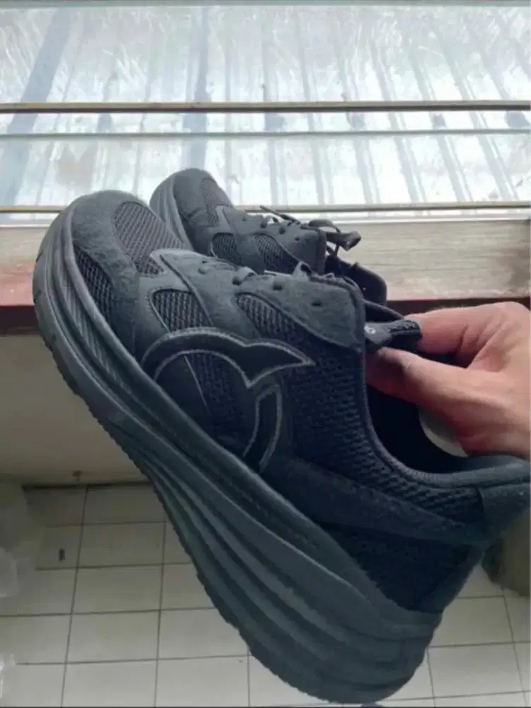 SEPATU RUNNING ORTUSEIGHT