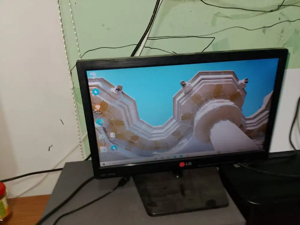 Layar Monitor Lg 16 inch