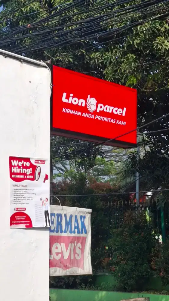 STAF OPERASIONAL LION PARCEL