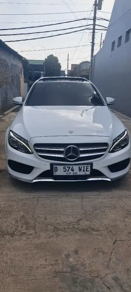 Mercedez Benz C300 AMG line 2019 nik 2017
