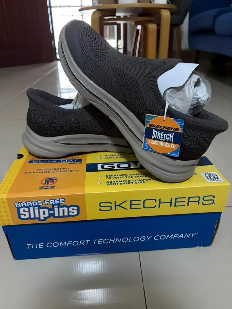 Sepatu skechers baru