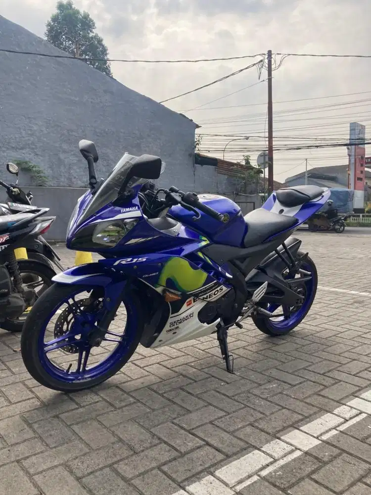 Yamaha R15 V2 2016