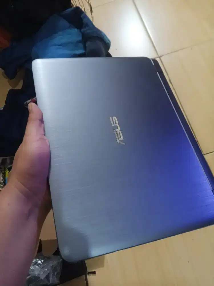 Asus A407/X407 core i5 gen 8 dual VGA