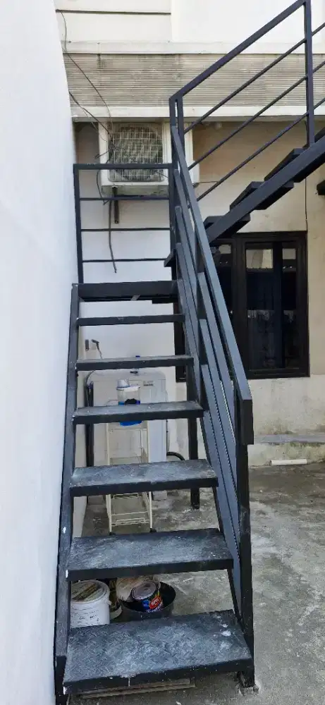 DIKONTRAKAN PAVILIUN  DI LANTAI 2